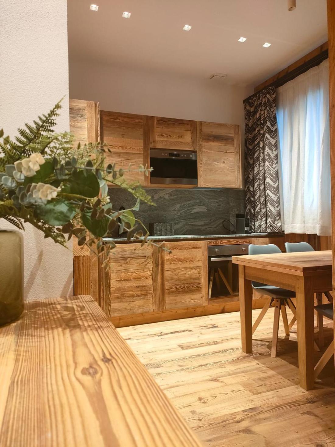 Fior Di Roccia Apartments- In Centro Cervinia, Sauna Privata, Matterhorn Dream เบรยล์-แชร์วิเนีย ภายนอก รูปภาพ