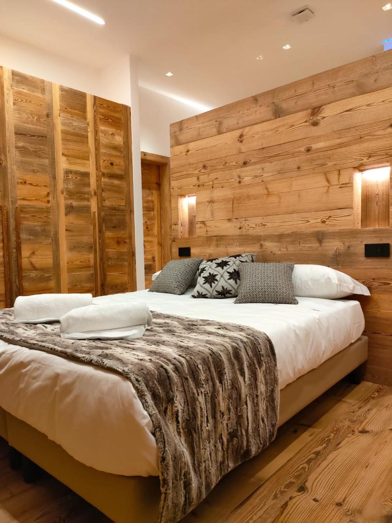 Fior Di Roccia Apartments- In Centro Cervinia, Sauna Privata, Matterhorn Dream เบรยล์-แชร์วิเนีย ภายนอก รูปภาพ