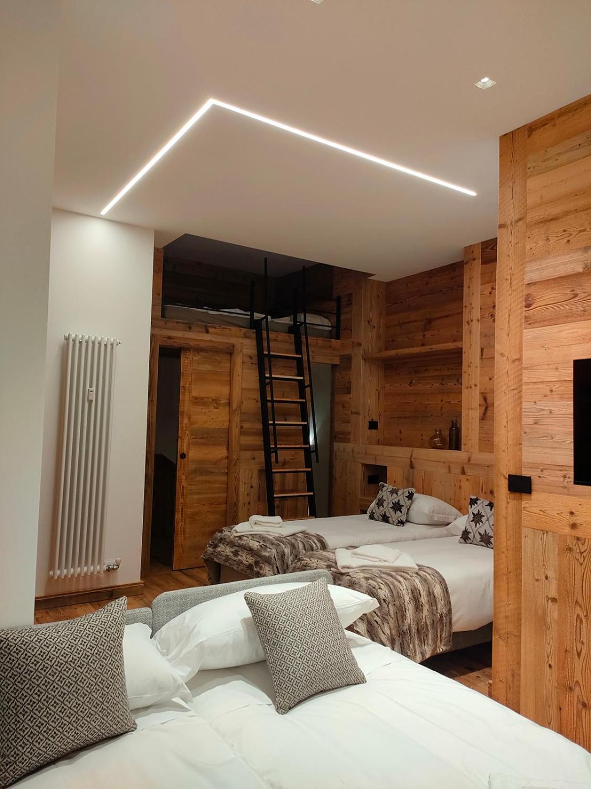 Fior Di Roccia Apartments- In Centro Cervinia, Sauna Privata, Matterhorn Dream เบรยล์-แชร์วิเนีย ภายนอก รูปภาพ