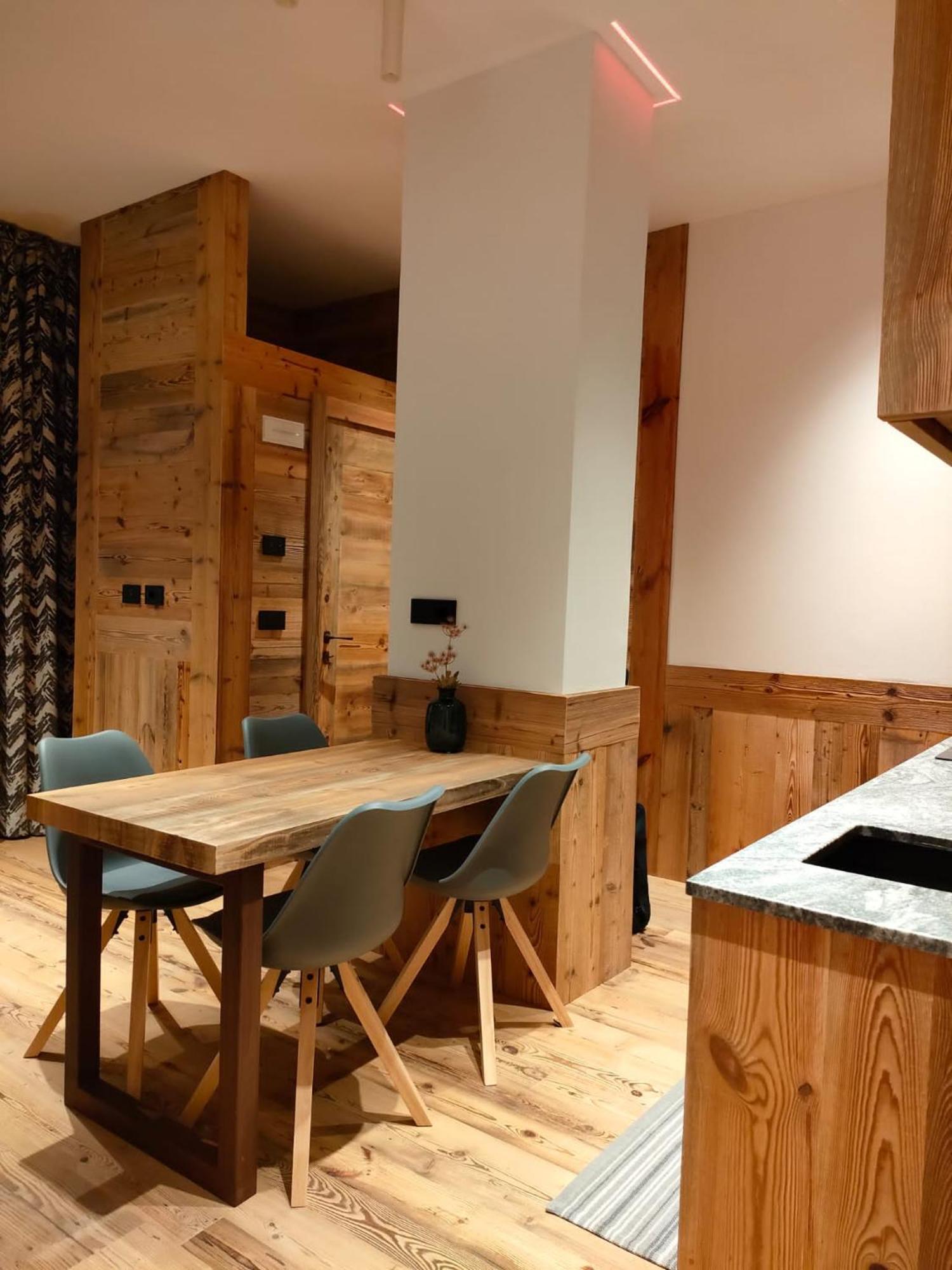 Fior Di Roccia Apartments- In Centro Cervinia, Sauna Privata, Matterhorn Dream เบรยล์-แชร์วิเนีย ภายนอก รูปภาพ