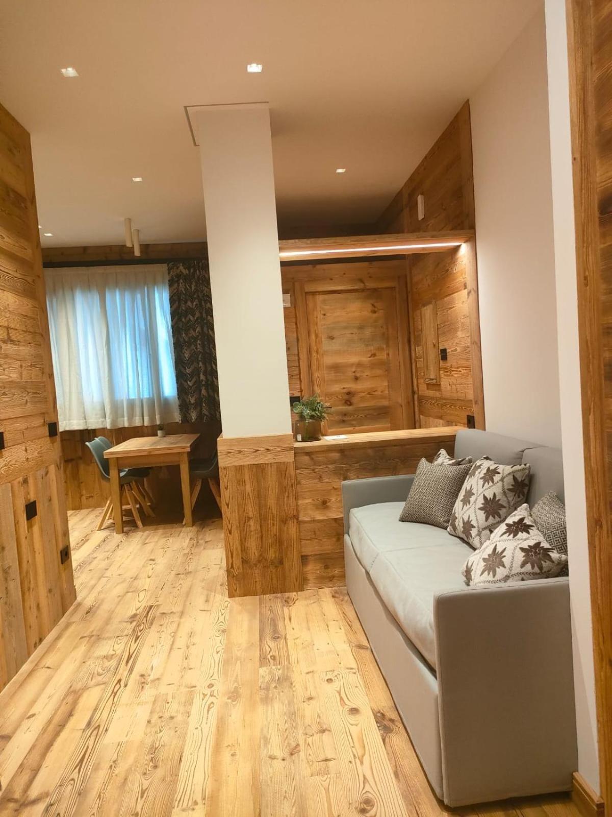 Fior Di Roccia Apartments- In Centro Cervinia, Sauna Privata, Matterhorn Dream เบรยล์-แชร์วิเนีย ภายนอก รูปภาพ