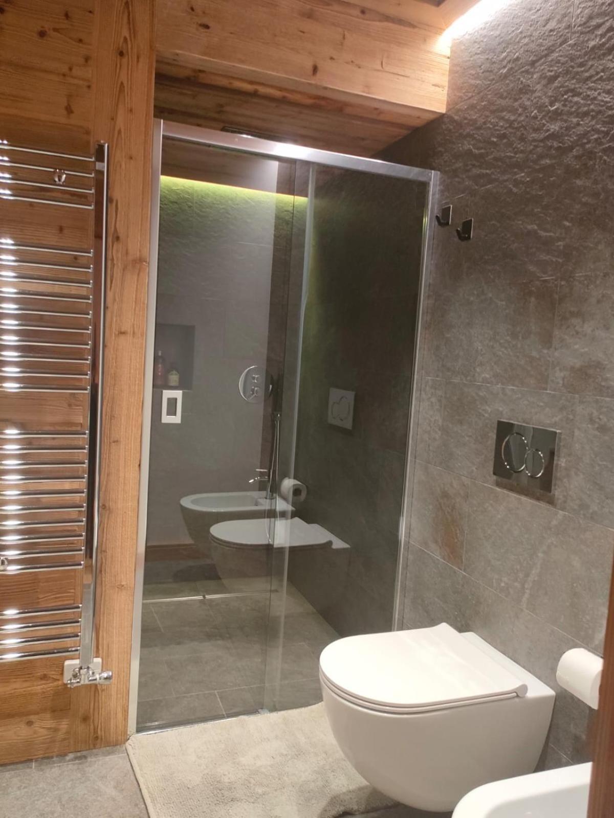 Fior Di Roccia Apartments- In Centro Cervinia, Sauna Privata, Matterhorn Dream เบรยล์-แชร์วิเนีย ภายนอก รูปภาพ
